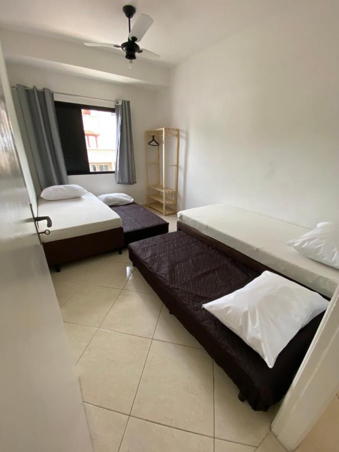 Апартаменты Apartamento 61 - Praia Da Enseada - Гуаружа Экстерьер фото